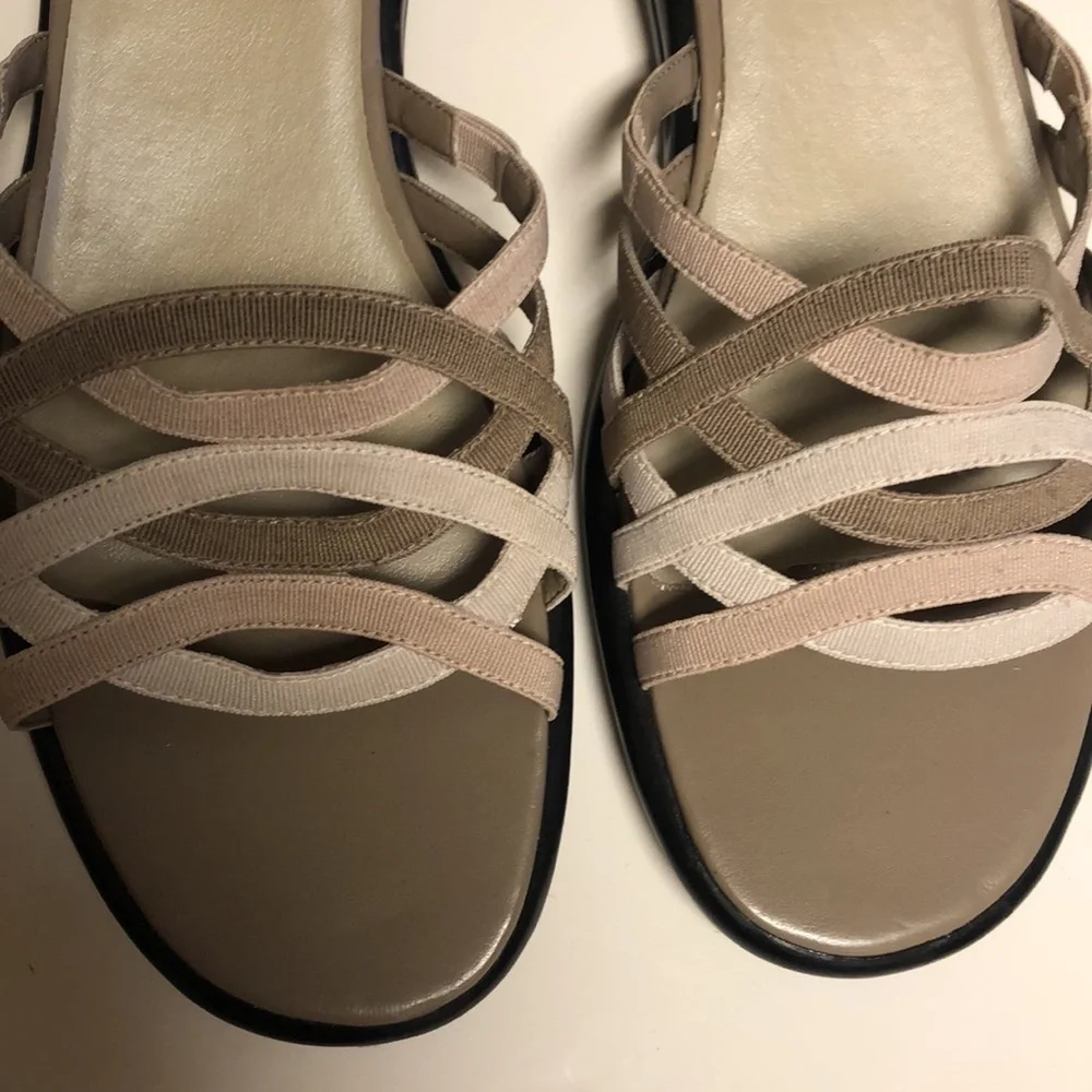 Jazzman New York open toe flats. Sz 9